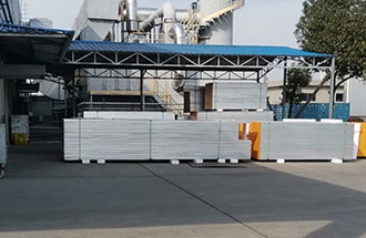 12月26日，志遠(yuǎn)凈化工程項(xiàng)目——江蘇省宜興市某工廠凈化車間凈化工程施工中